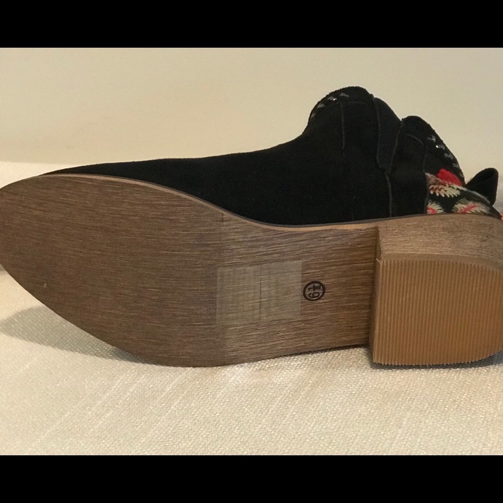 ✴️LAST ONE✴️ SIZE 7- WOMEN’S EMBROIDERED BOOTIES IN BLACK - Picture 8 of 9